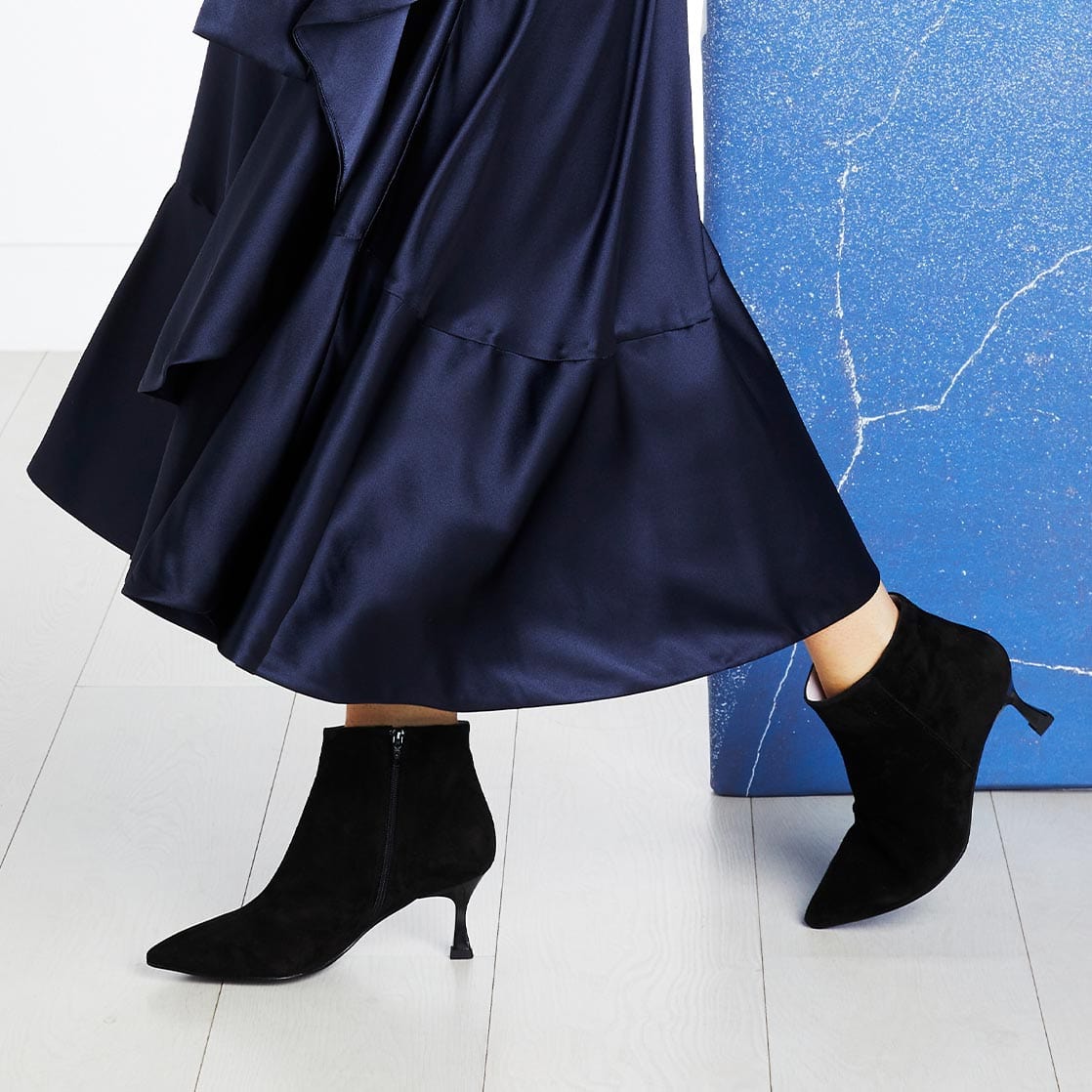 Boots Billie: Black Suede Sole Bliss USA