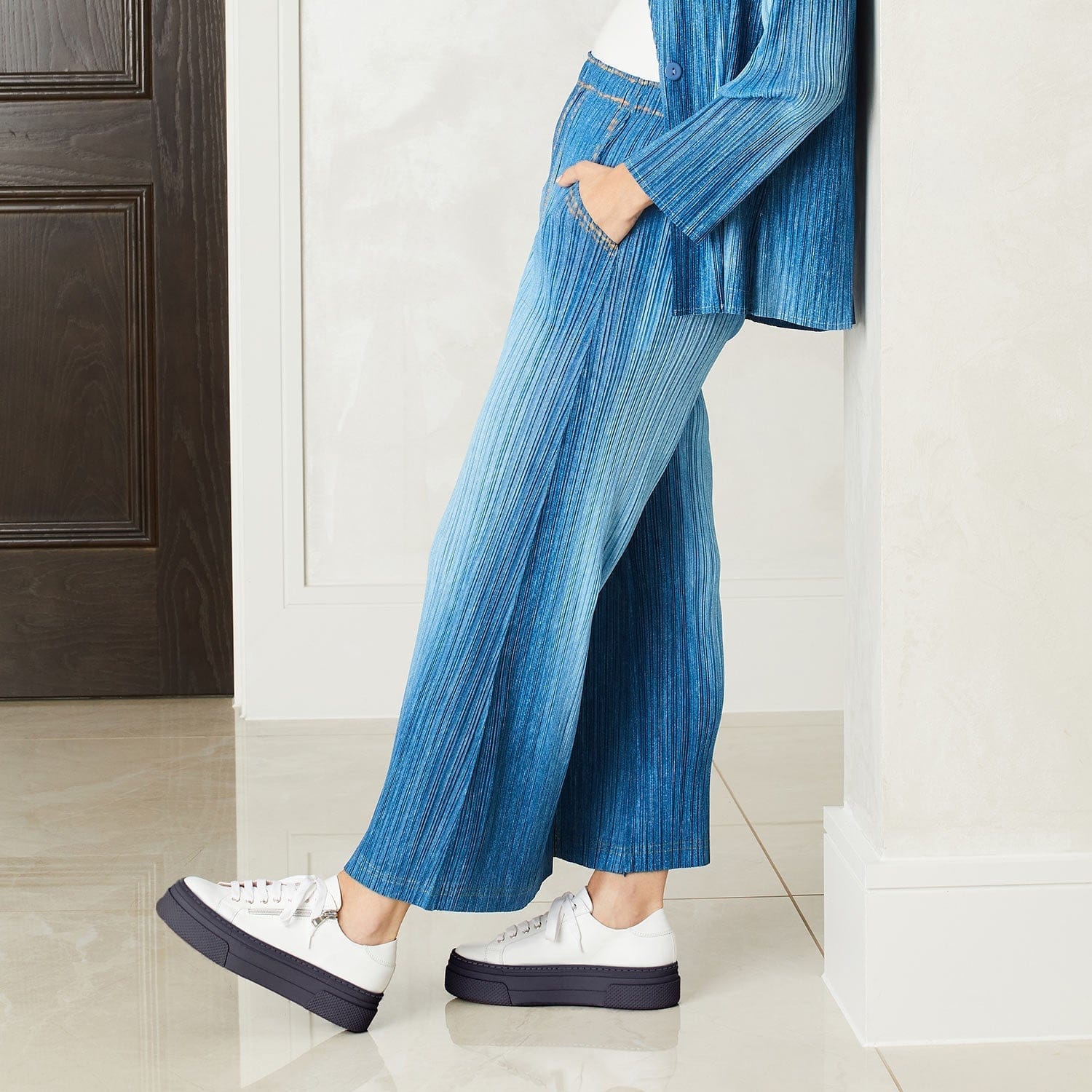 Shoes Diva: White Leather & Navy Sole Bliss USA