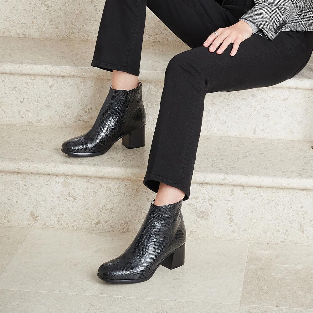 Boots Frankie: Black Snake Print Leather Sole Bliss USA