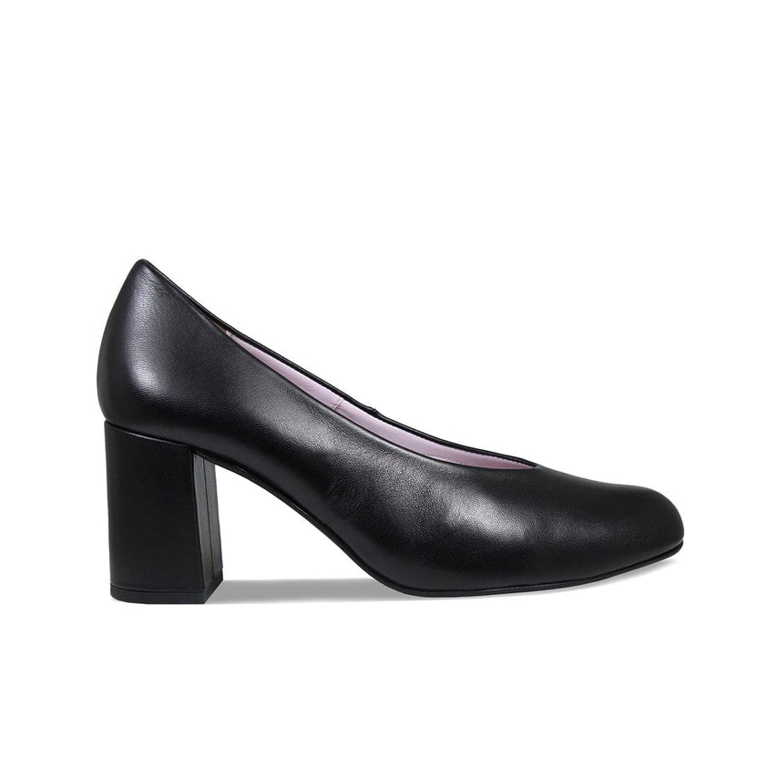 Mia: Black Leather Shoes Sole Bliss