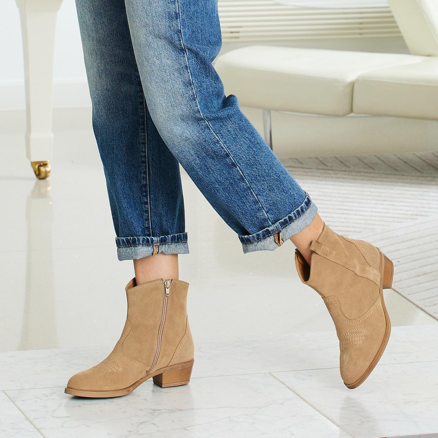 Boots Pioneer: Sand Suede Sole Bliss USA