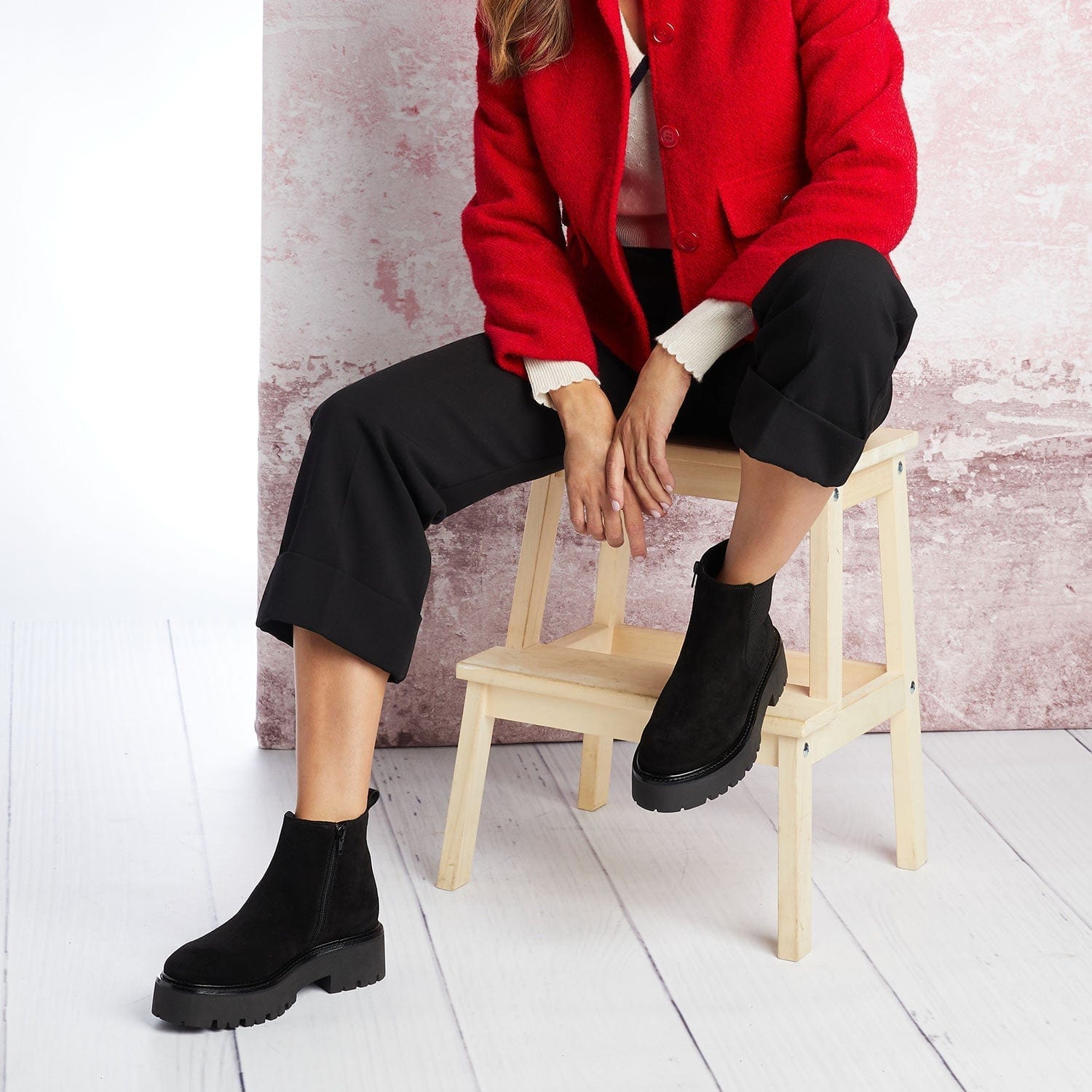 Boots Rhea: Black Suede Sole Bliss USA