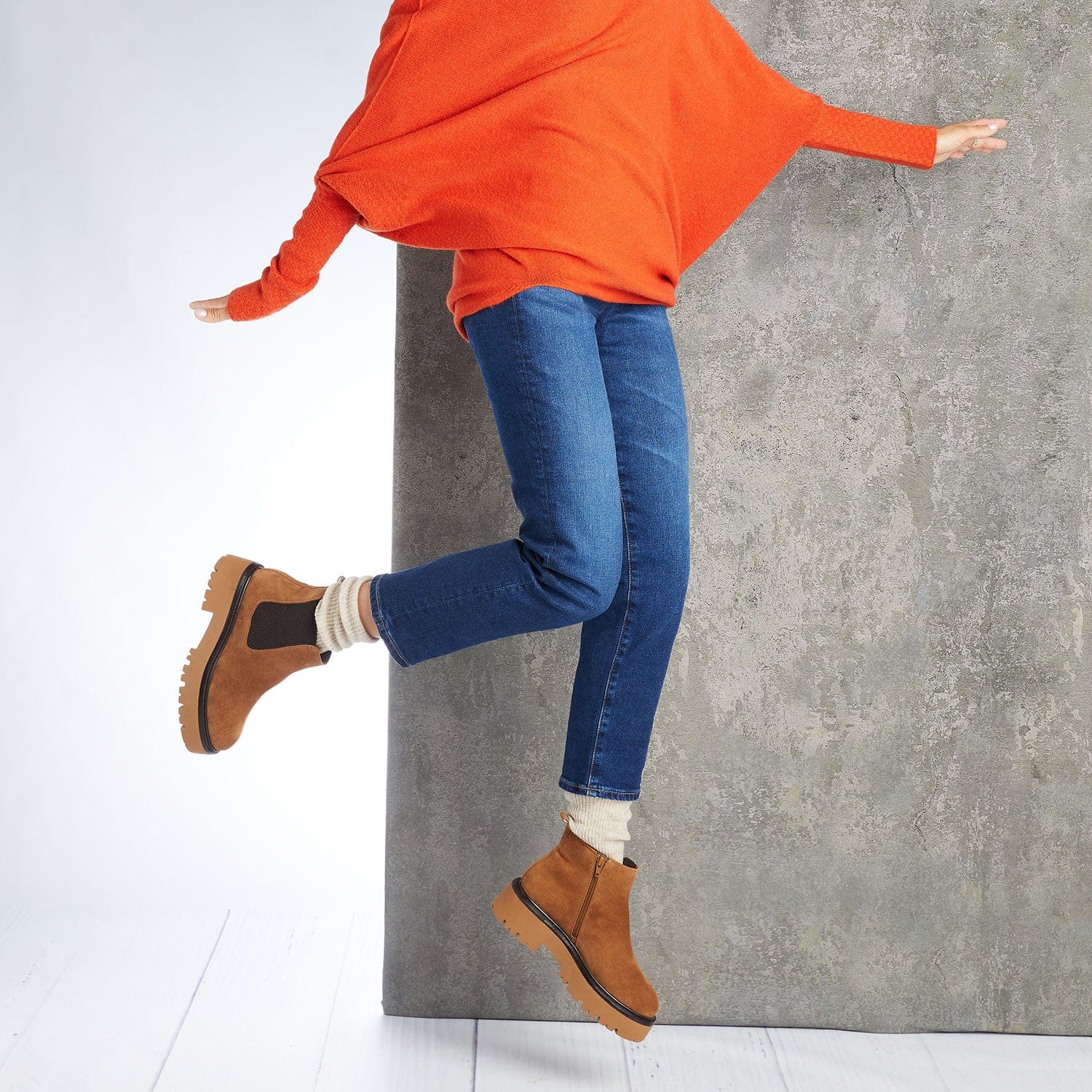 Boots Rhea: Tan Suede Sole Bliss USA