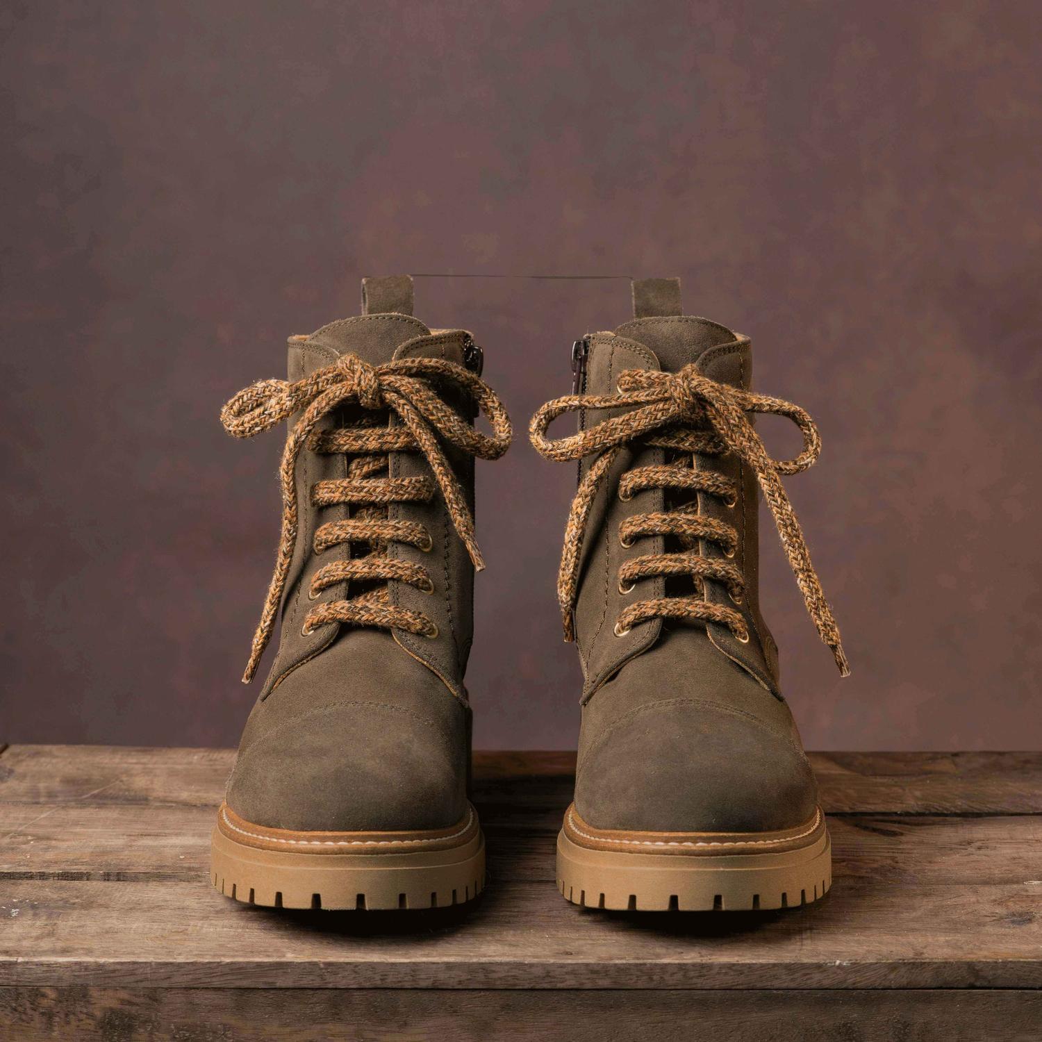 Boots Tread: Truffle Suede Sole Bliss USA