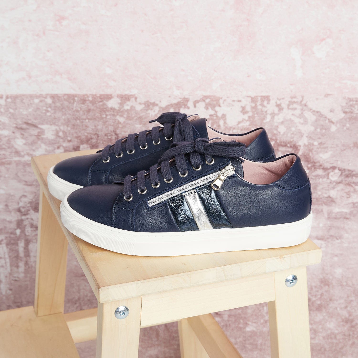 Shoes Sprint: Navy Leather & Silver Sole Bliss USA