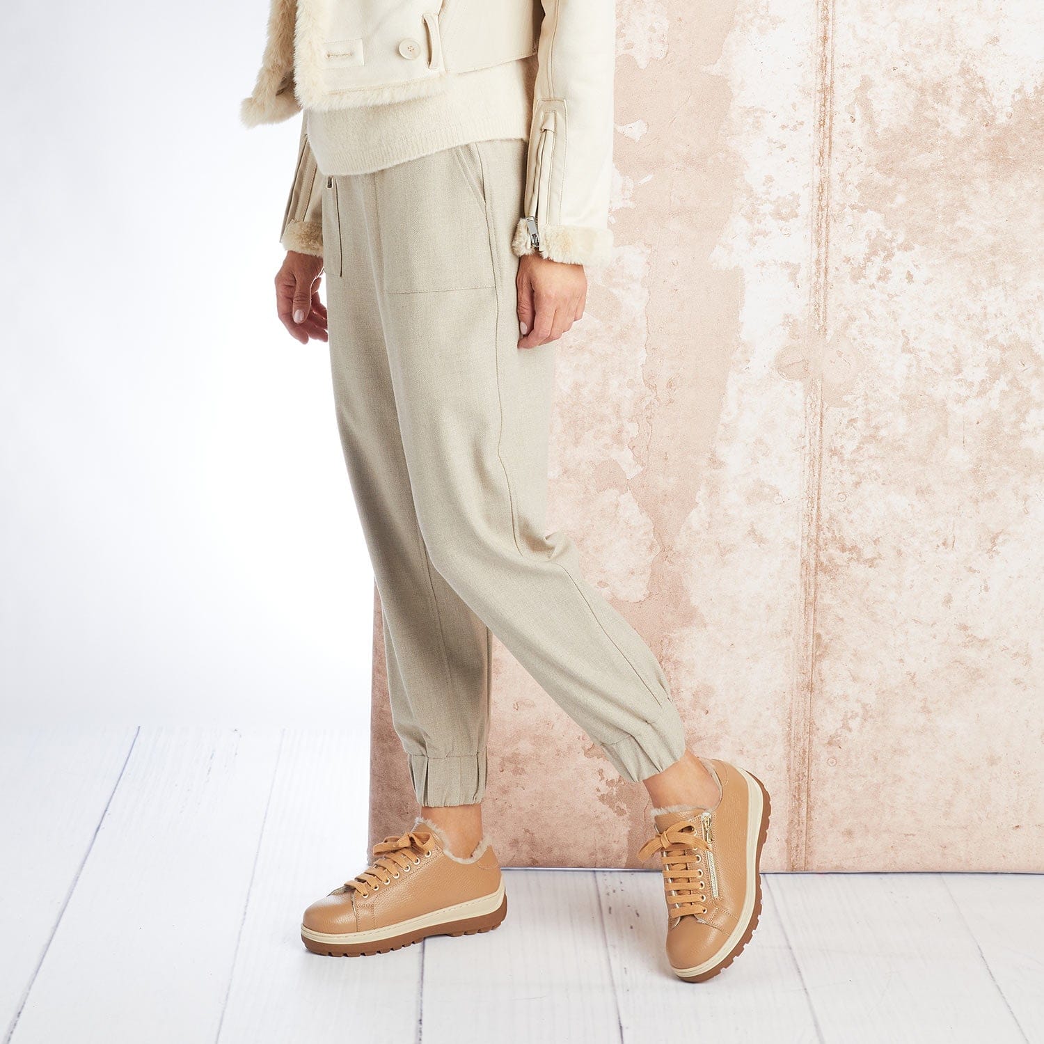 Shoes Summit: Caramel Leather & Shearling Sole Bliss USA