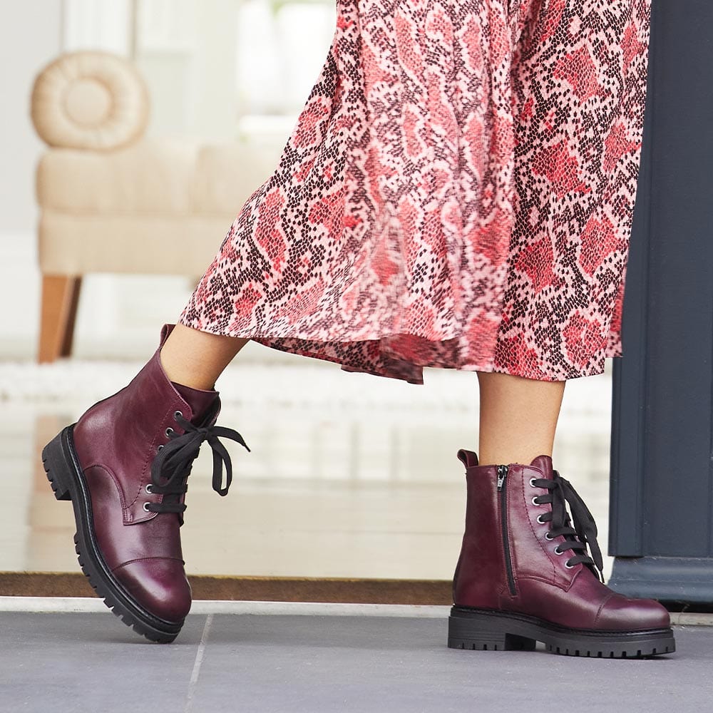 Boots Tread: Plum Leather Sole Bliss USA