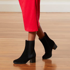 Boots Fern: Black Suede Sole Bliss USA
