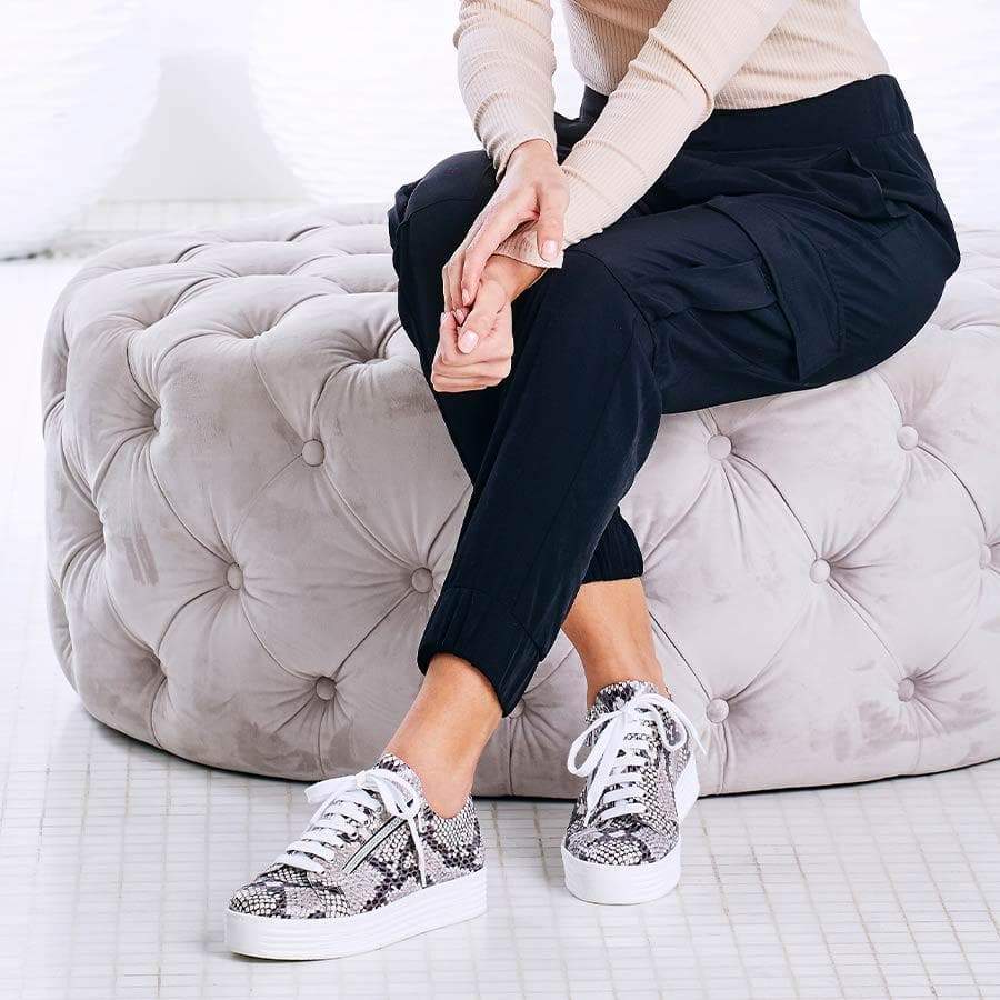 Choosing the Correct Extra Depth Shoes for Women