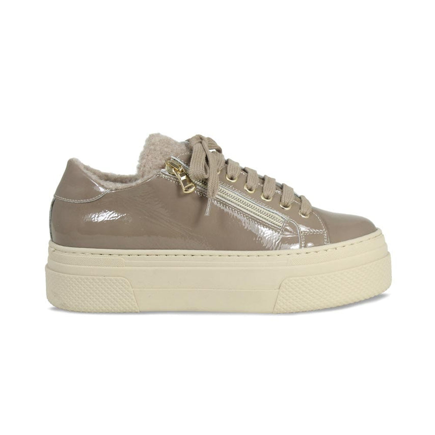 Diva-Fur: Taupe Patent Leather Shoes Sole Bliss