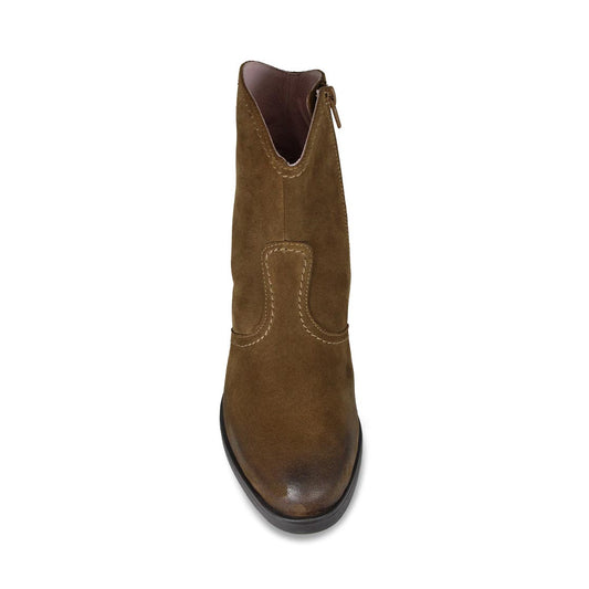 Montana: Tan Suede Boots Sole Bliss