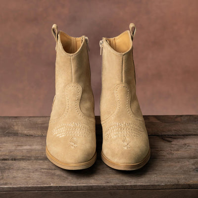 Boots Pioneer: Sand Suede Sole Bliss USA
