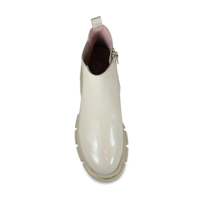 Runway: Cream Patent Leather