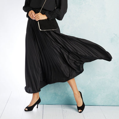 Shoes Selena: Black Suede Sole Bliss USA