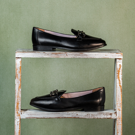 Triumph: Black Leather Shoes Sole Bliss