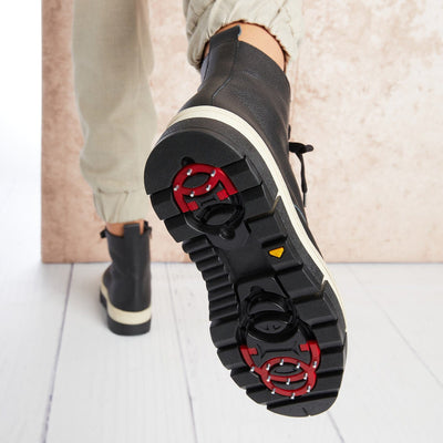 Boots Venture: Black Leather & Shearling Sole Bliss USA