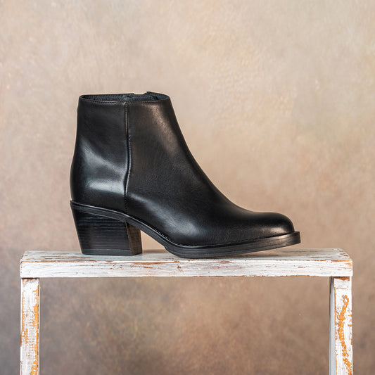 Winona: Black Leather