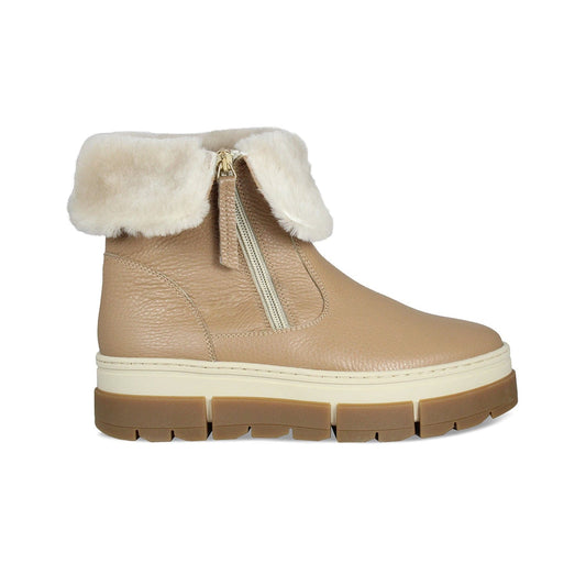 Wonder: Caramel Leather & Shearling Boots Sole Bliss