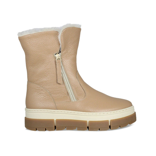 Wonder: Caramel Leather & Shearling Boots Sole Bliss
