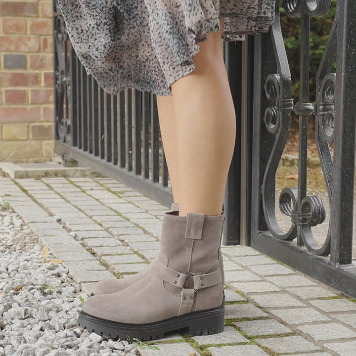 Indie: Taupe Suede & Gunmetal