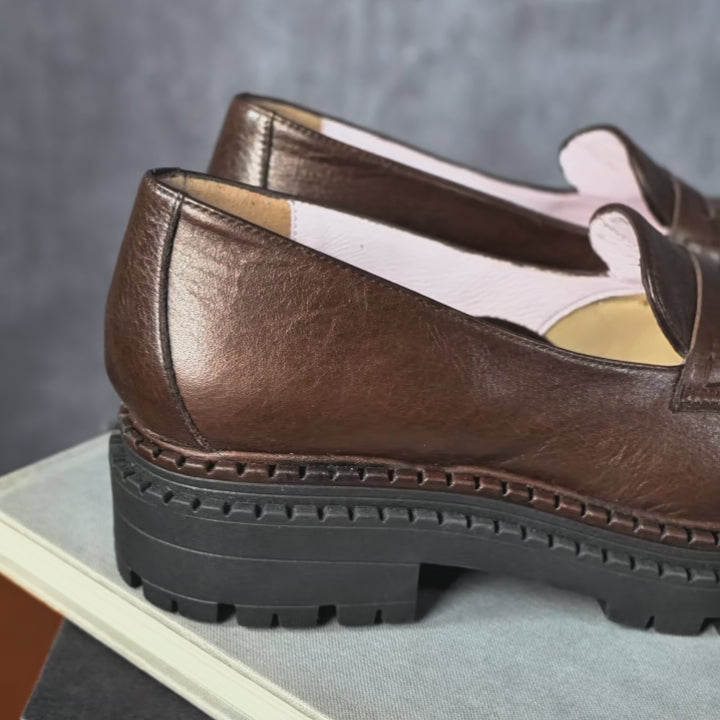 Trophy: Chestnut Leather