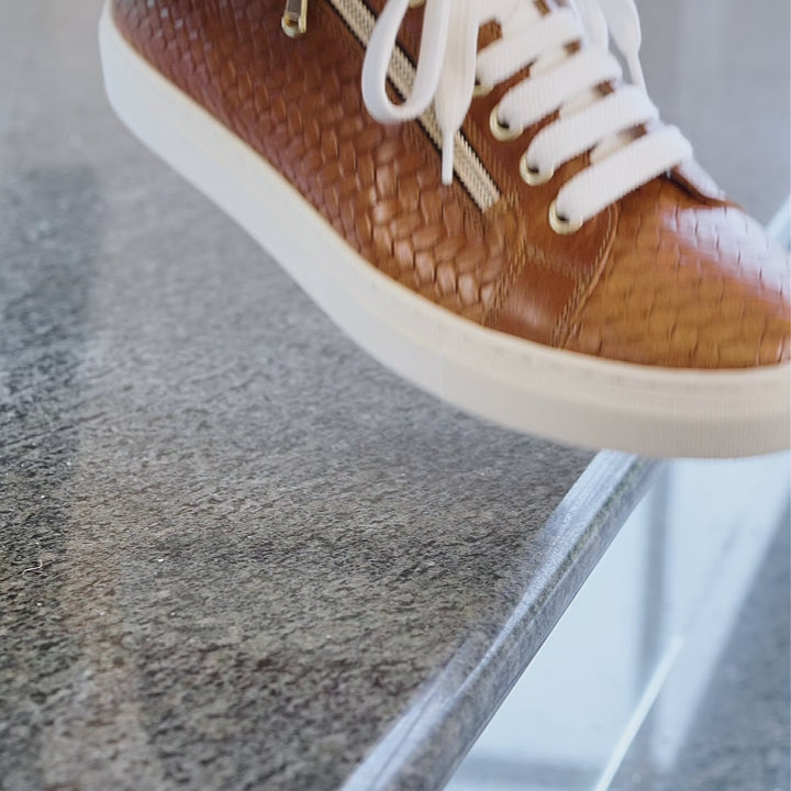 Sprint: Tan Weave Leather
