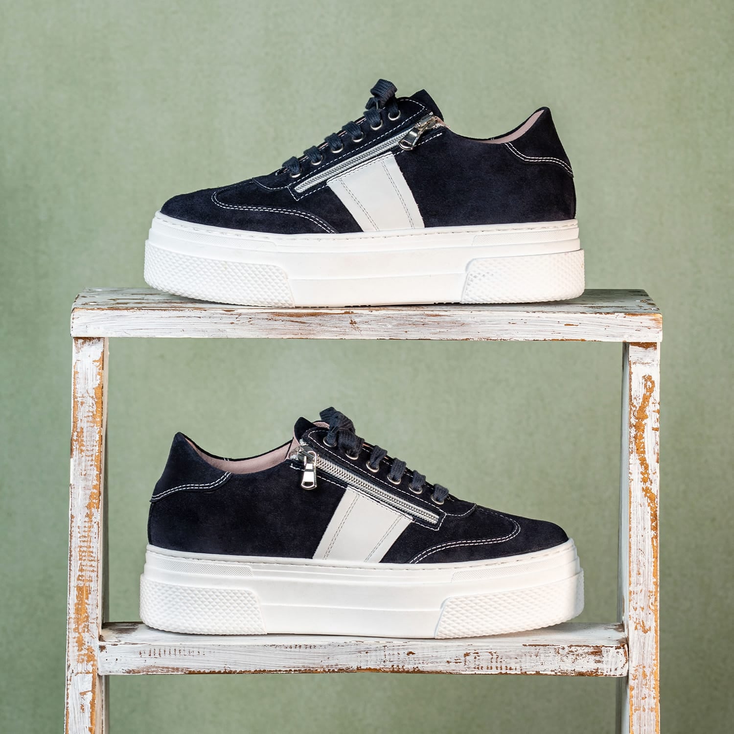 Shoes Dash: Navy Suede Sole Bliss USA