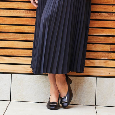 Victoria: Black Leather